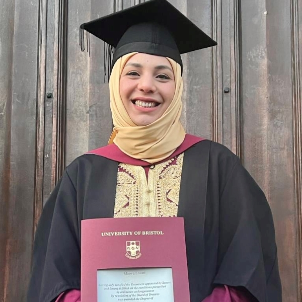 Marwa Louati with award